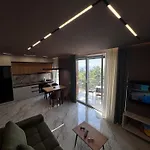 Sunset Luxury Shengjin Apartment *